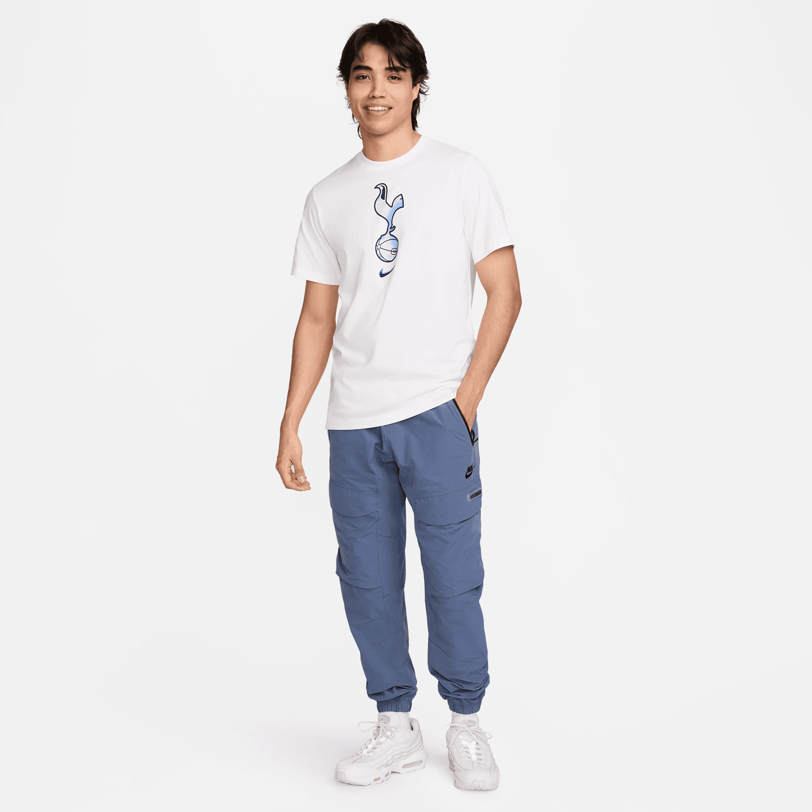 Tottenham Hotspur Men's T-shirt - Image 4
